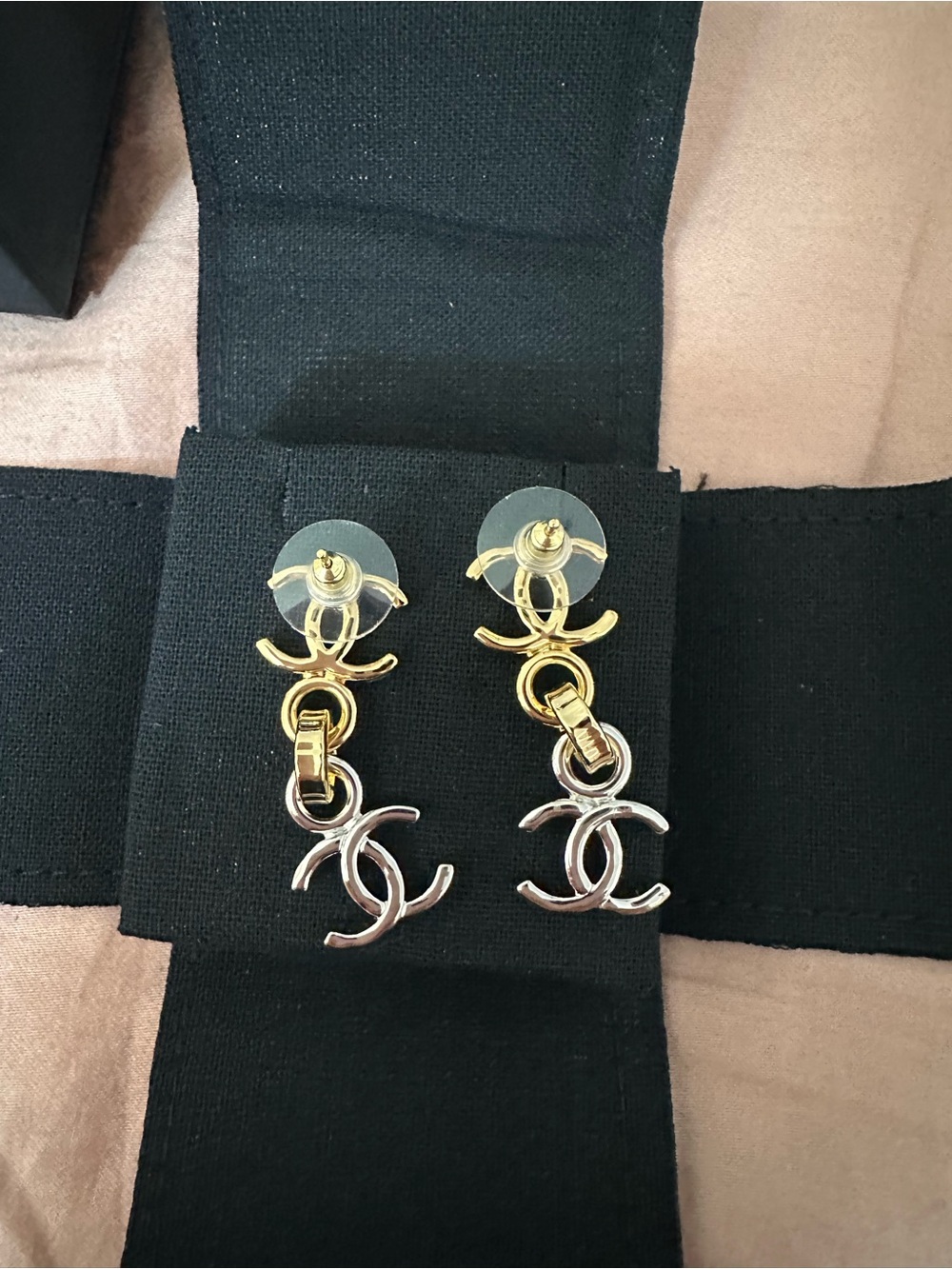 Chanel two tone cc drop earrings - Picture 3 of 8